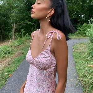 Like new!! Never worn cute pink floral maxi